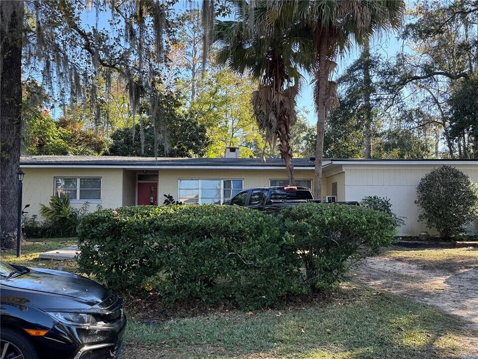121 SW 32 St in Gainesville, FL - Building Photo
