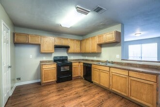 10602 Pine Landing Dr in Houston, TX - Building Photo - Building Photo