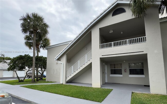 property at 2851 N Oakland Forest Dr
