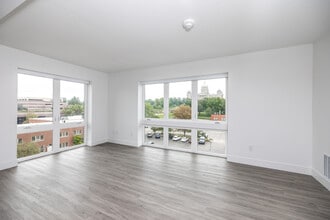 Tempo East Village in Des Moines, IA - Foto de edificio - Interior Photo