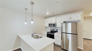 4902 Avion Ct in Oklahoma City, OK - Building Photo - Building Photo