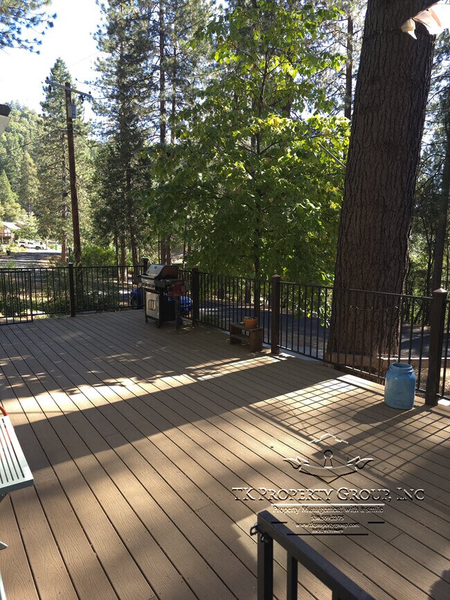 16048 Mountain View Dr in Nevada City, CA - Building Photo - Building Photo