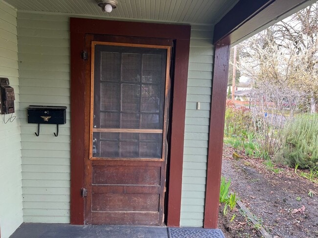 1266 W 5th Ave in Eugene, OR - Building Photo - Building Photo