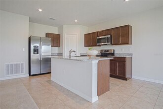 1173 Lexington Ln in Haines City, FL - Building Photo - Building Photo