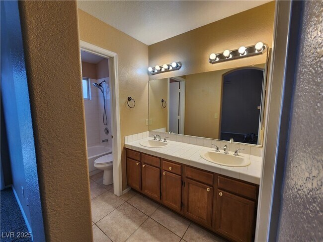 property at 1524 Los Alamos Dr