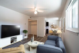 7945 Gault St in Austin, TX - Building Photo - Building Photo