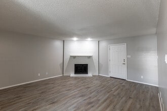 Country Crest Townhomes in Odessa, TX - Building Photo - Interior Photo