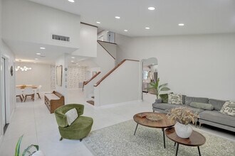 12213 Melissa Way in Hollywood, FL - Building Photo - Building Photo