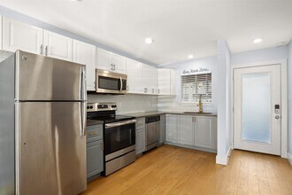 909 Reinli St in Austin, TX - Building Photo - Building Photo