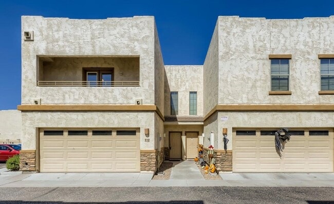 15818 N 25th St in Phoenix, AZ - Building Photo - Building Photo