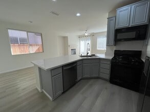 10066 Van Brocklin Way in Elk Grove, CA - Building Photo - Building Photo