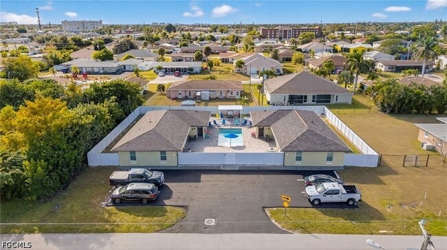 property at 624 SE 46th St