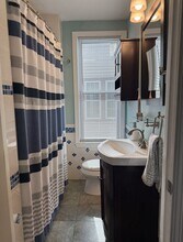 49 Paradise Rd, Unit #1 in Swampscott, MA - Foto de edificio - Building Photo