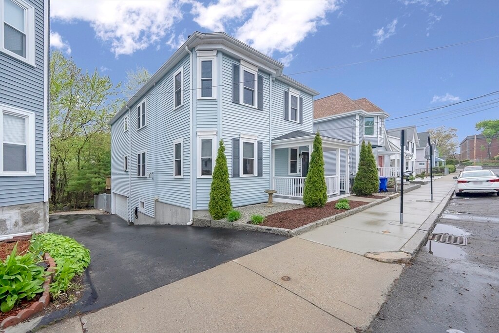 47 Botolph St, Unit 1 in Quincy, MA - Foto de edificio