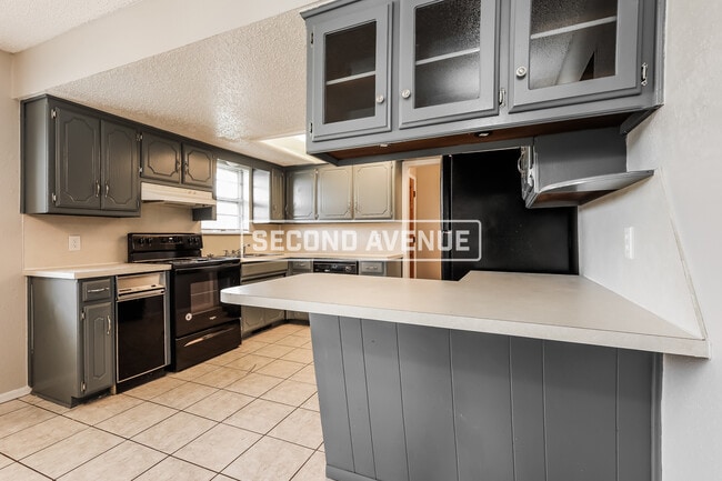 2412 Crystal Dr in Moore, OK - Building Photo - Building Photo