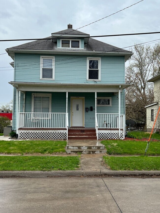 728 18th Ave in Moline, IL - Building Photo - Building Photo