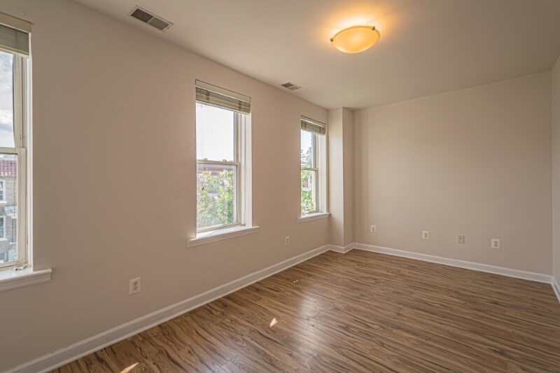 611 Otis Pl NW in Washington, DC - Building Photo