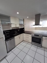 1351 NE Miami Gardens Dr in North Miami Beach, FL - Building Photo - Building Photo