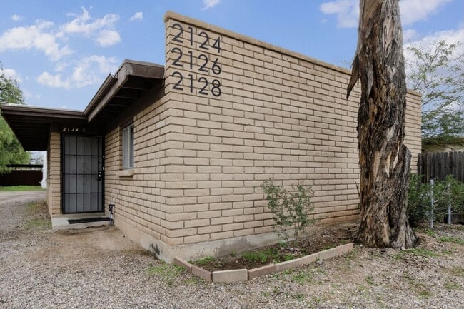 property at 2124 N Bell Ave