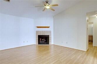 5910 Jacob Glen in Austin, TX - Building Photo - Building Photo