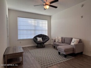 7990 Baymeadows Cir E in Jacksonville, FL - Building Photo - Building Photo