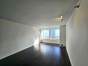 512 N McClurg Ct, Unit 1906 in Chicago, IL - Building Photo - Building Photo