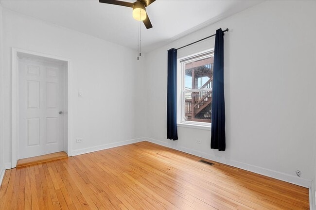 property at 6445 N Greenview Ave