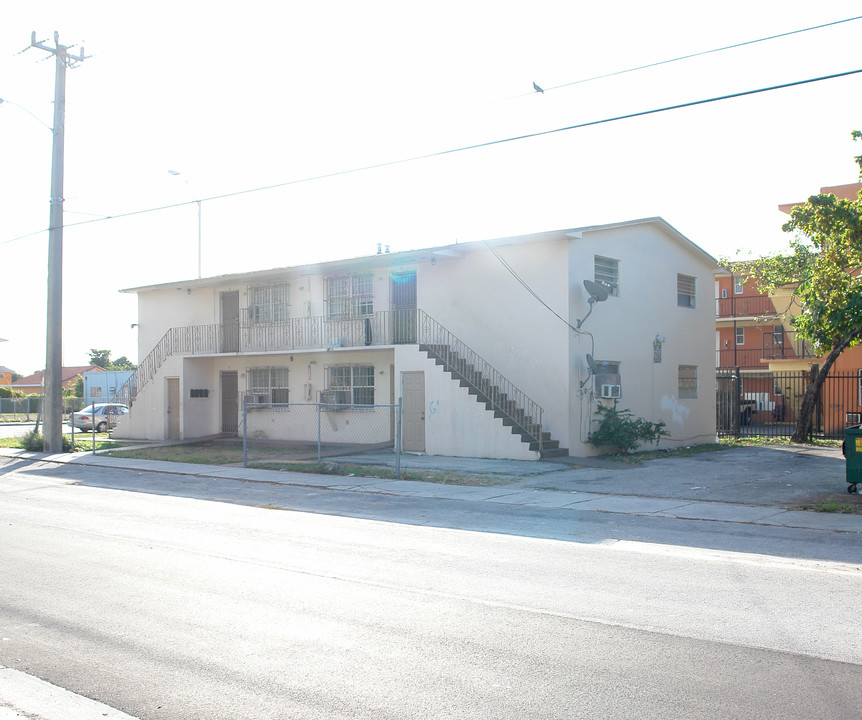 1202 NW 61st St in Miami, FL - Building Photo