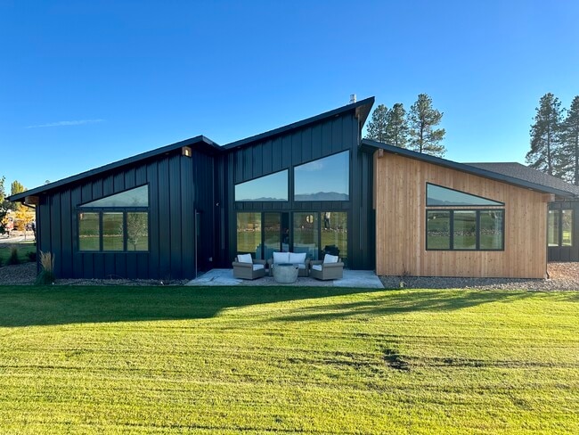412 Tronstad Rd in Kalispell, MT - Building Photo - Building Photo