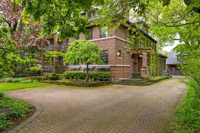 212 Sheridan Rd in Kenilworth, IL - Building Photo - Building Photo