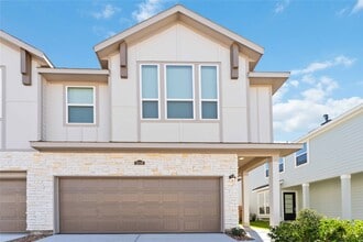 2206 Via Isa Ln in Houston, TX - Building Photo - Building Photo