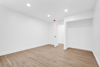 10618 NE 11th Ave in Miami Shores, FL - Building Photo - Building Photo