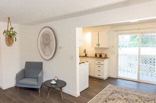 Cascade Terrace in University Place, WA - Building Photo