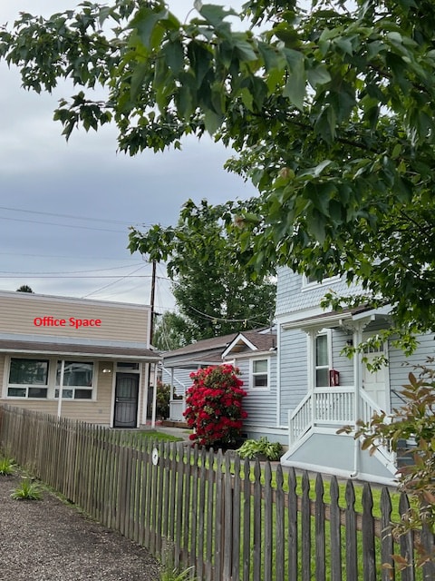 2526 Broadway, Unit Office space and garage in Everett, WA - Building Photo - Building Photo