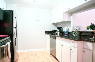 127 Greyrock Pl in Stamford, CT - Building Photo - Building Photo