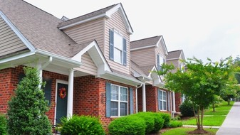 Huckleberry Court Apartments