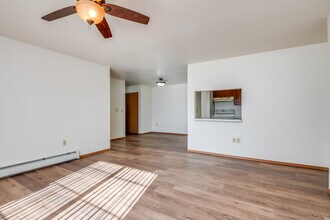 220 Valley Road in Appleton, WI - Building Photo - Interior Photo