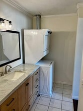4012 Valeta St, Unit 300 in San Diego, CA - Building Photo - Building Photo