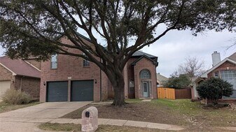 2313 Suntree Ln in Flower Mound, TX - Building Photo