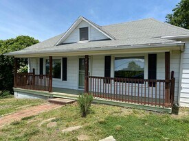 54 Chestnut Ridge Ave in Woodfin, NC - Building Photo