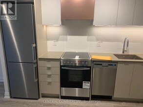 10-410 Gibbs Rd in Toronto, ON - Building Photo - Building Photo
