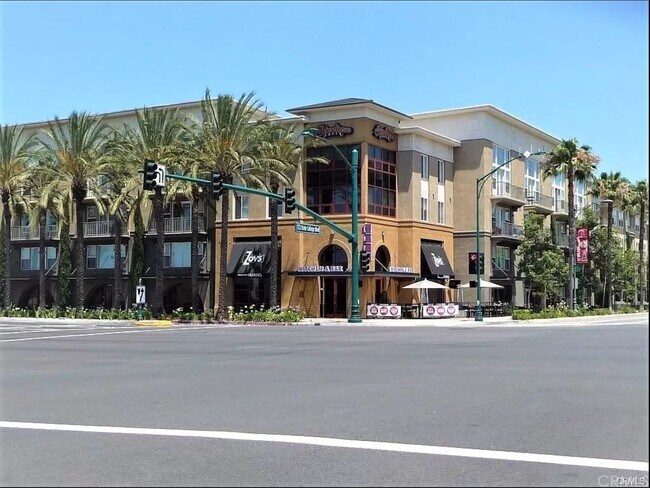 1801 E Katella Ave, Unit 3034 in Anaheim, CA - Foto de edificio - Building Photo