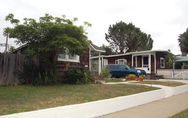 Ocean Beach Units in San Diego, CA - Foto de edificio - Building Photo