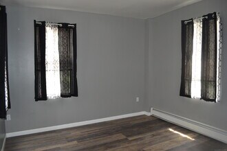 255 Walnut St in Waterbury, CT - Foto de edificio - Building Photo