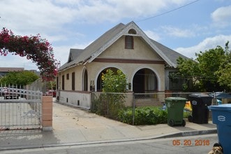 332 S Arizona Ave in East Los Angeles, CA - Building Photo - Building Photo