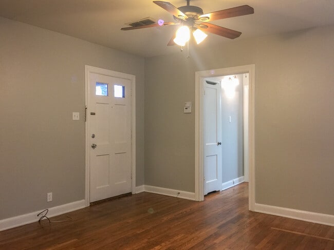 1912 S Donnybrook Ave in Tyler, TX - Foto de edificio - Building Photo