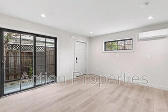 490 Calderon Ave in Mountain View, CA - Building Photo - Building Photo