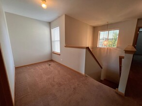 371 Chesapeake Ln in Oswego, IL - Building Photo - Building Photo