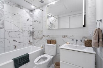 239 Keefer St in Vancouver, BC - Building Photo - Building Photo