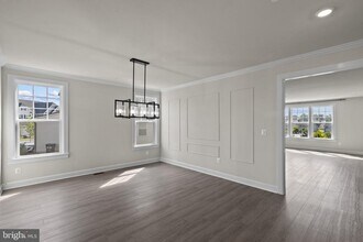 7528 Zoe Ln in Laurel, MD - Building Photo - Building Photo
